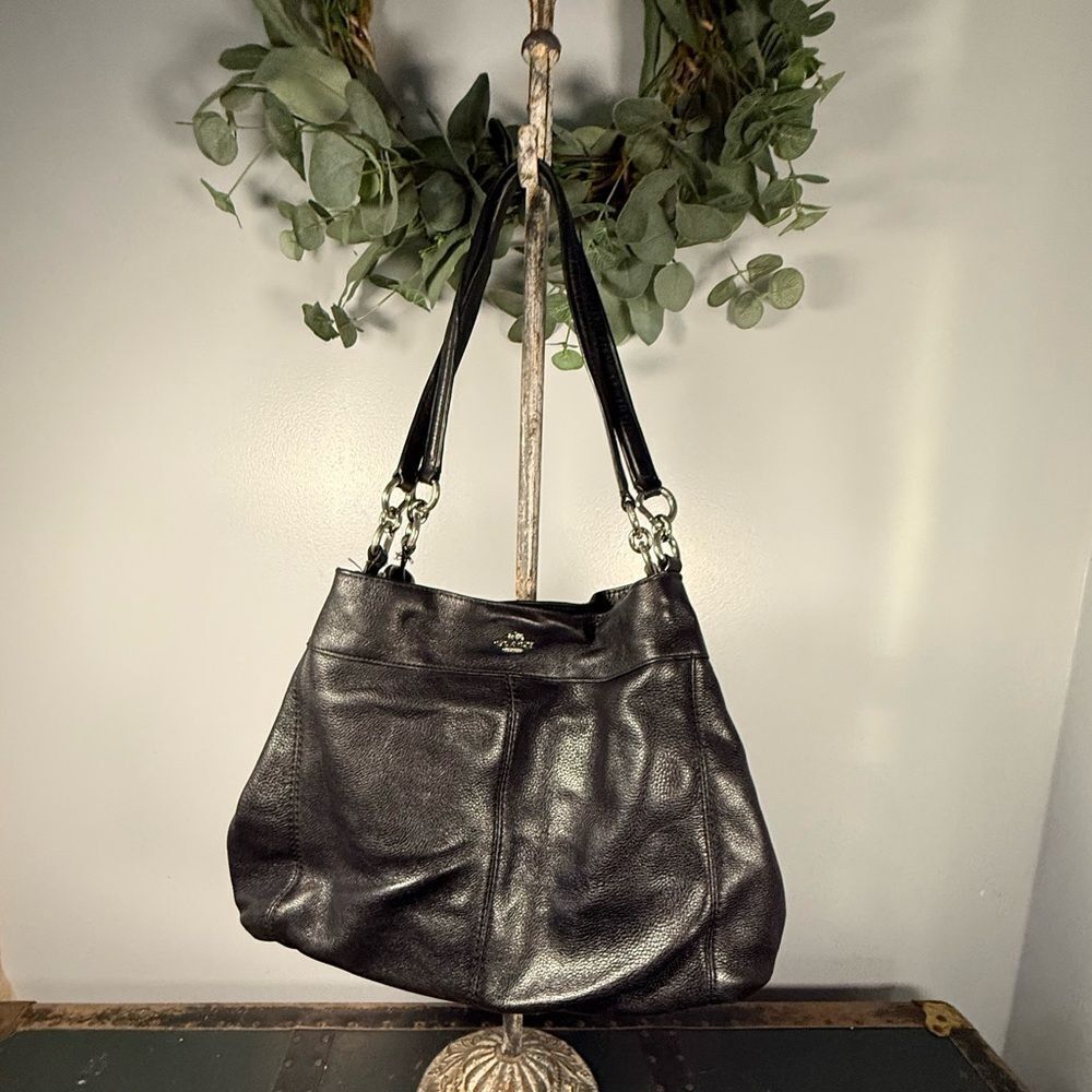 Coach Large Lexy Shoulder Bag F57545  Leather Compartment Hobo Great Condition